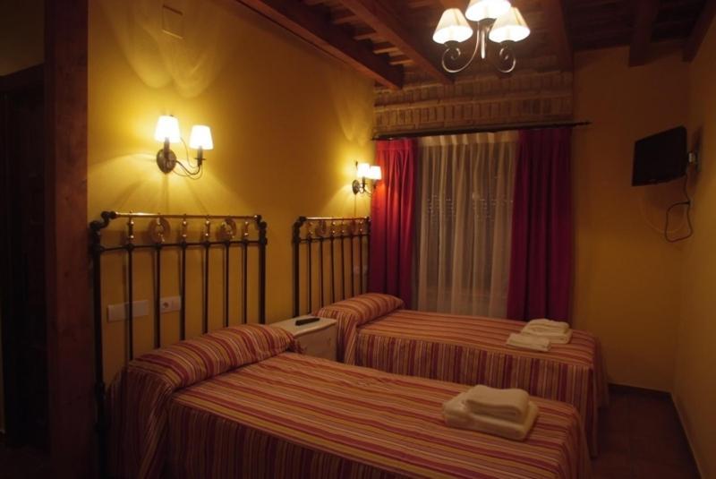 La Casona De Dona Petra Hotel Villarmentero de Campos Стая снимка